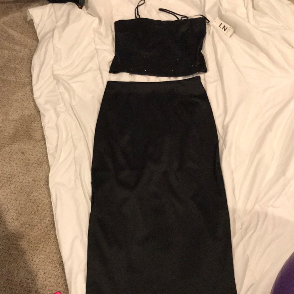 I.N. San Francisco Blk sparkle top and blk skirt